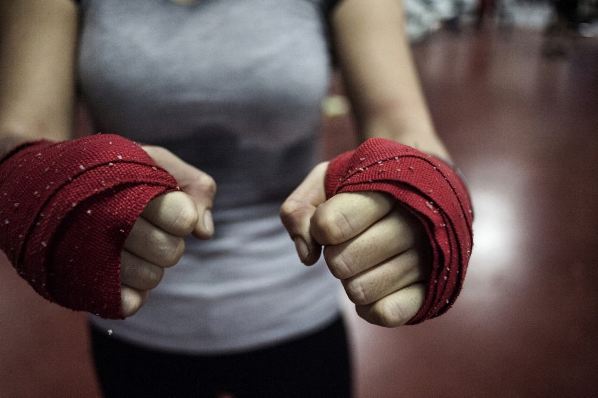 Como debe de ser el tamaño de los guantes de boxeo para mujeres